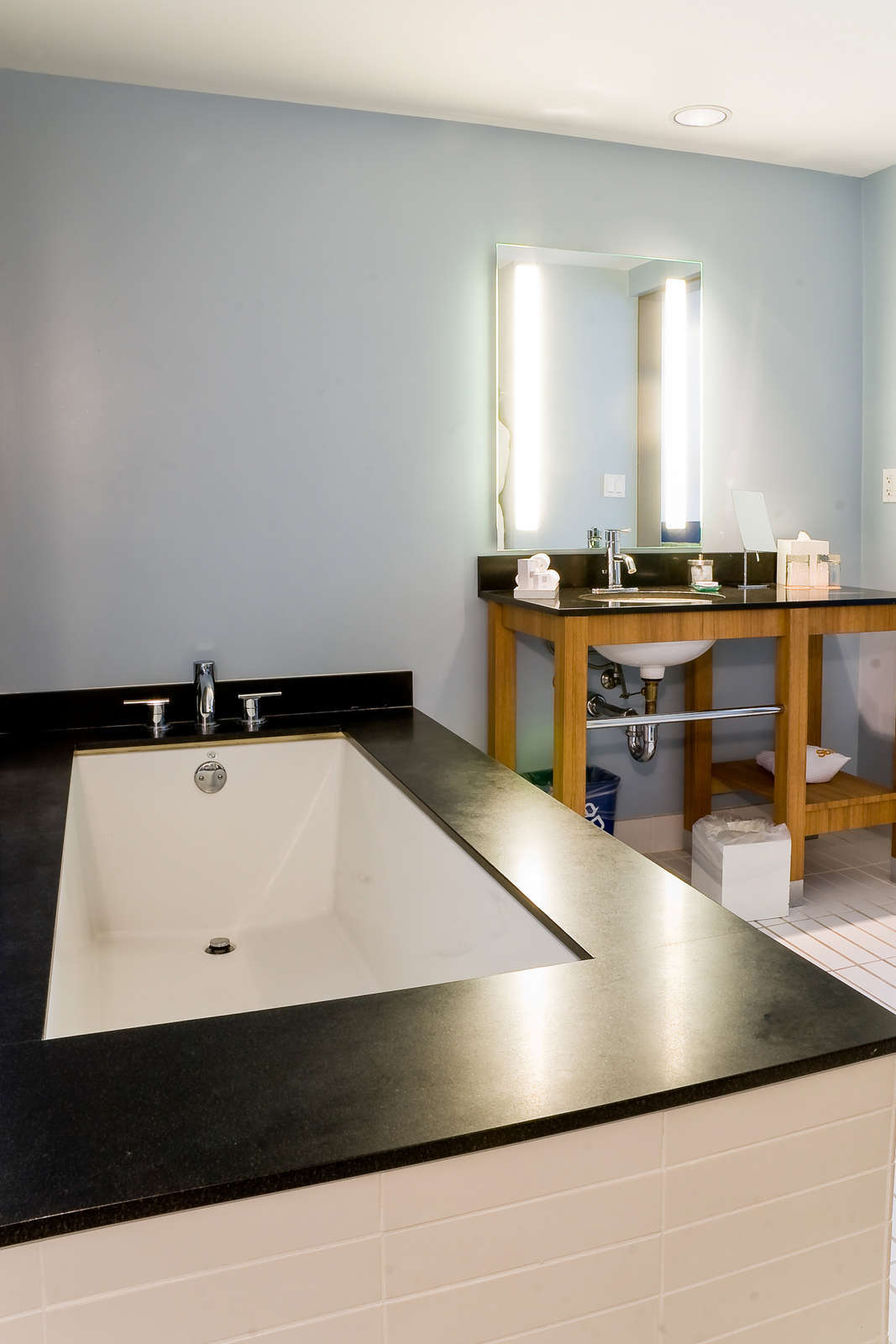 Hotel Shorebreak, a Kimpton Hotel photo 4