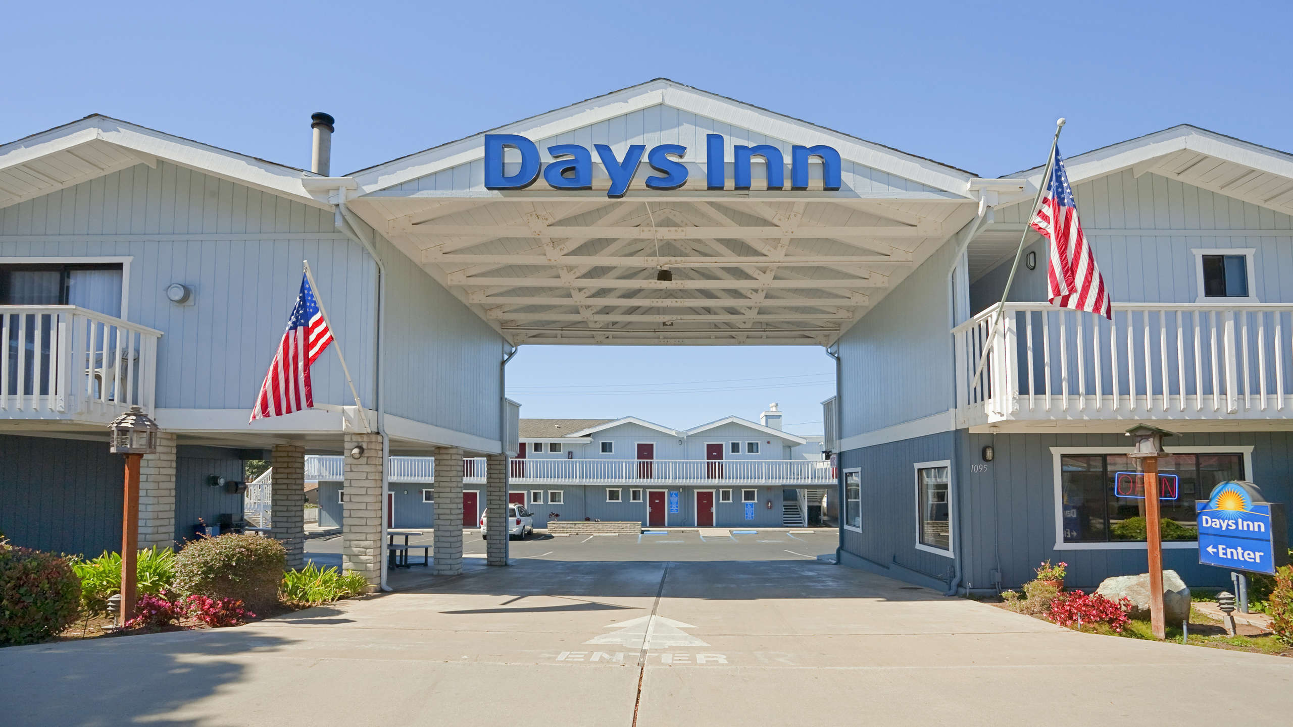 Days Inn - Harbor House
