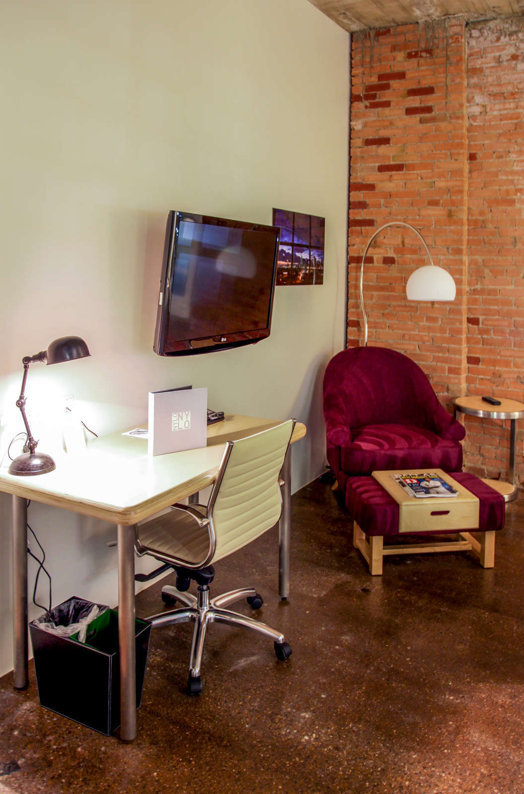 Hotel NYLO Dallas South Side photo 5