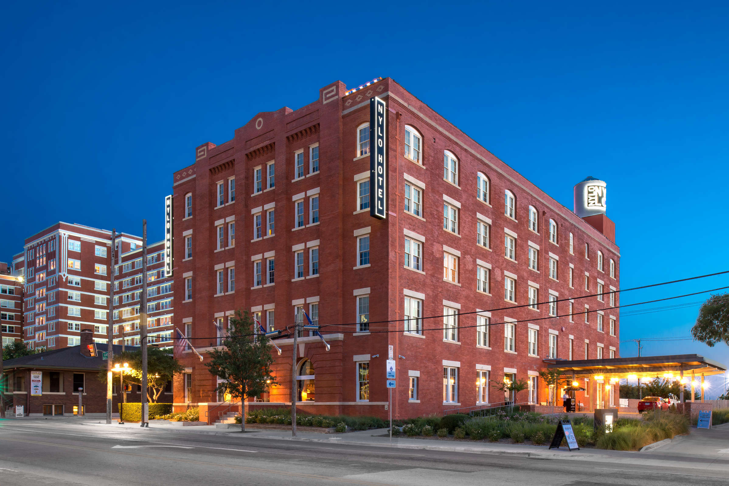 NYLO Dallas South Side