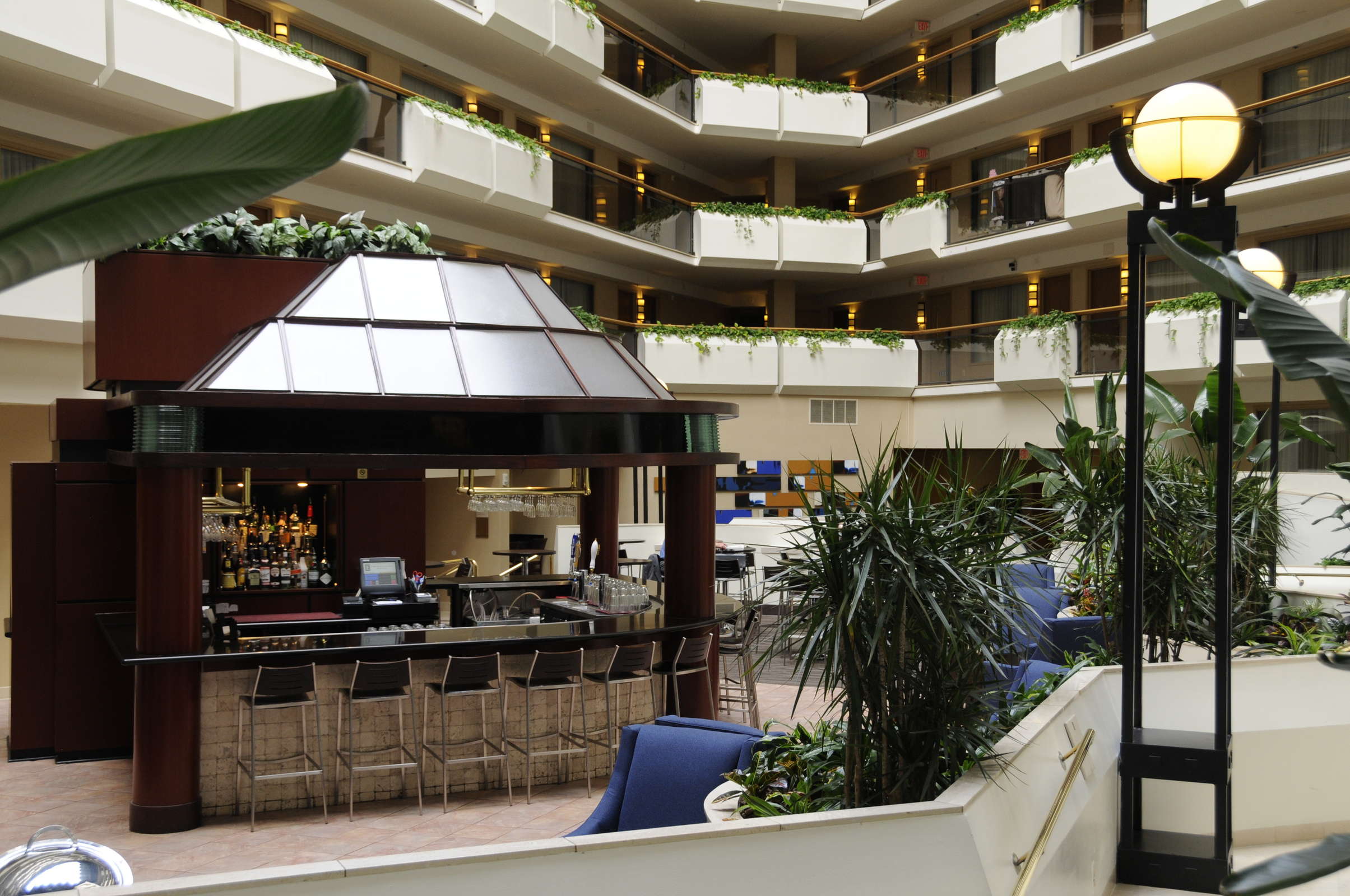 Hotel Embassy Suites Tysons Corner photo 2