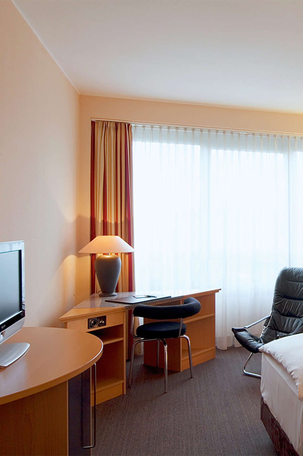 Hotel NH Düsseldorf City photo 3