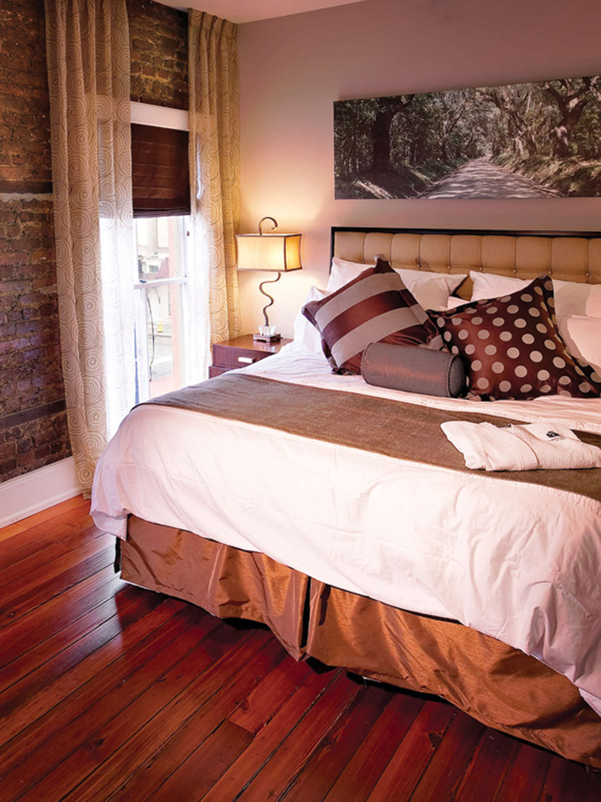 Hotel Restoration on King photo 2