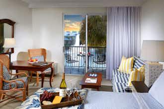 Hotel Inn at Pelican Bay photo 3