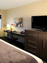 Hotel Executive Inn & Suites photo 5