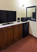 Hotel Country Inn & Suites Northwest Expressway photo 4