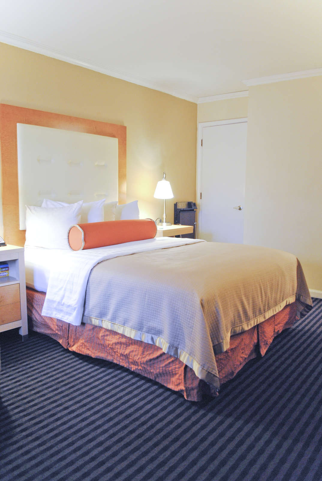 Hotel Millwood Inn & Suites photo 4