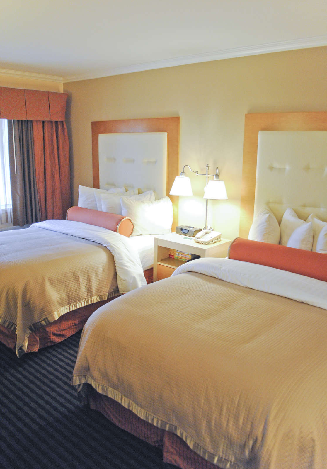 Hotel Millwood Inn & Suites photo 5