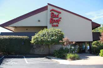 Hotel Red Roof PLUS+ West Springfield photo 5