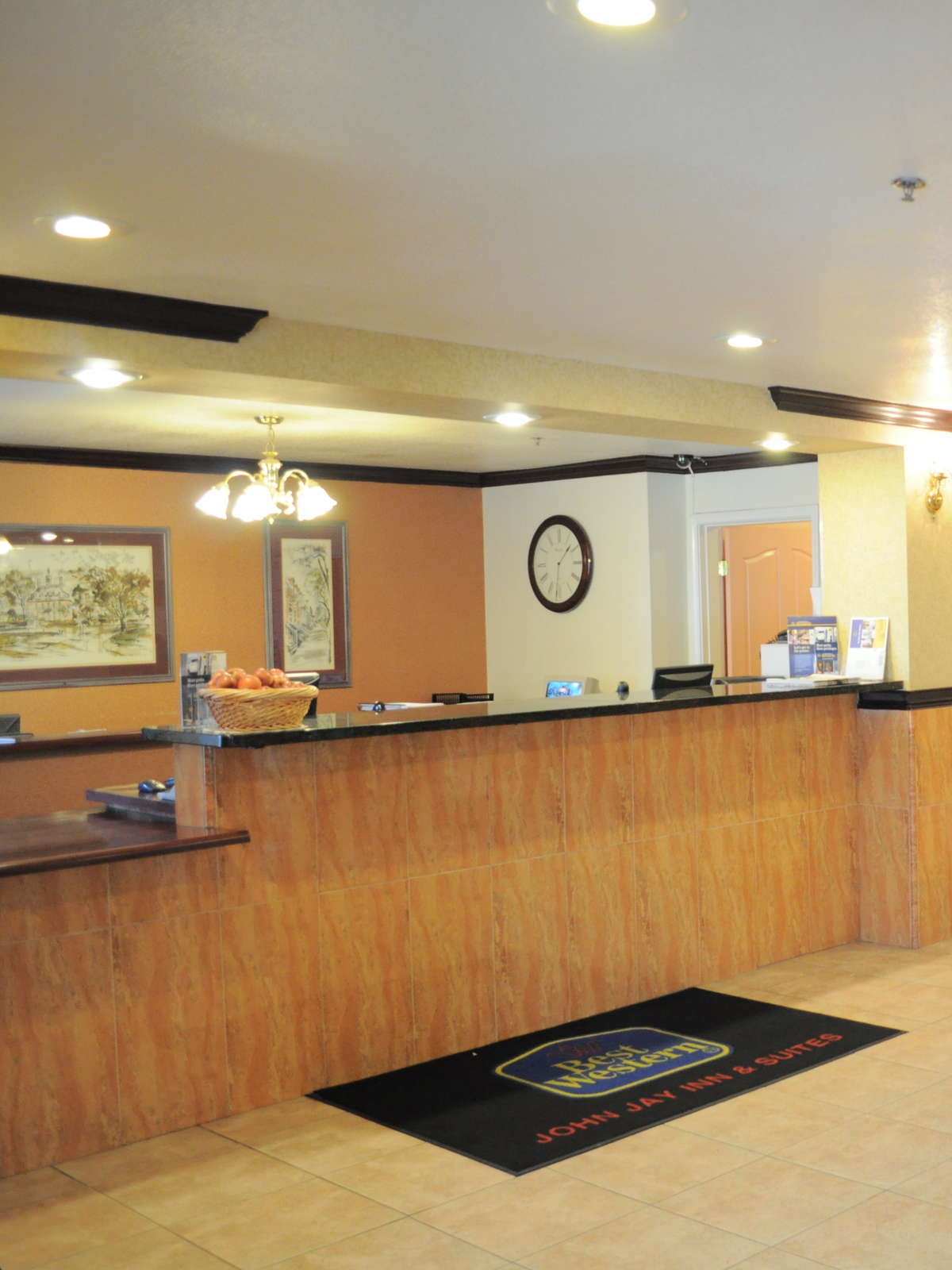 Hotel Best Western Plus John Jay Inn & Suites photo 2