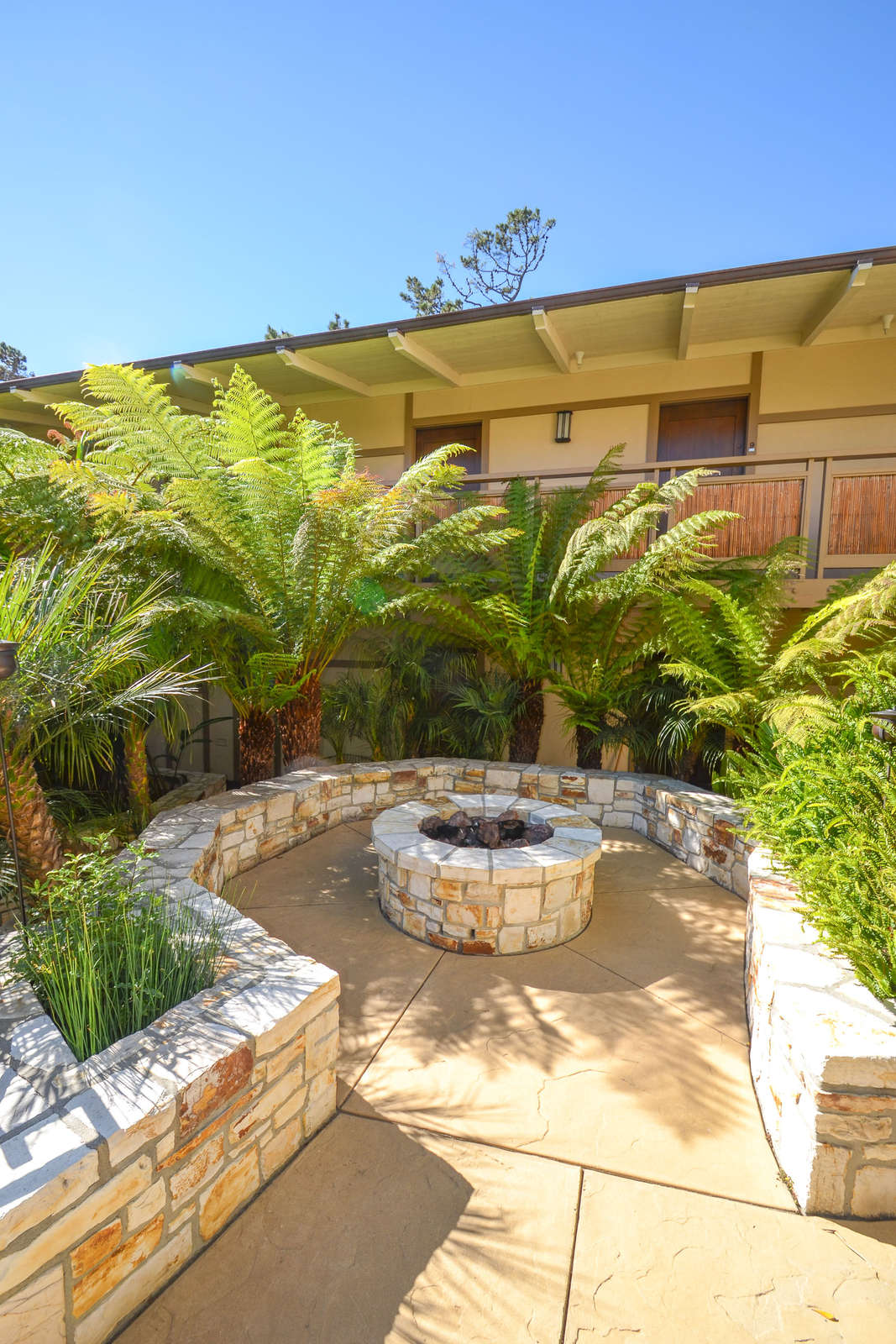 Hotel Tradewinds Carmel photo 2