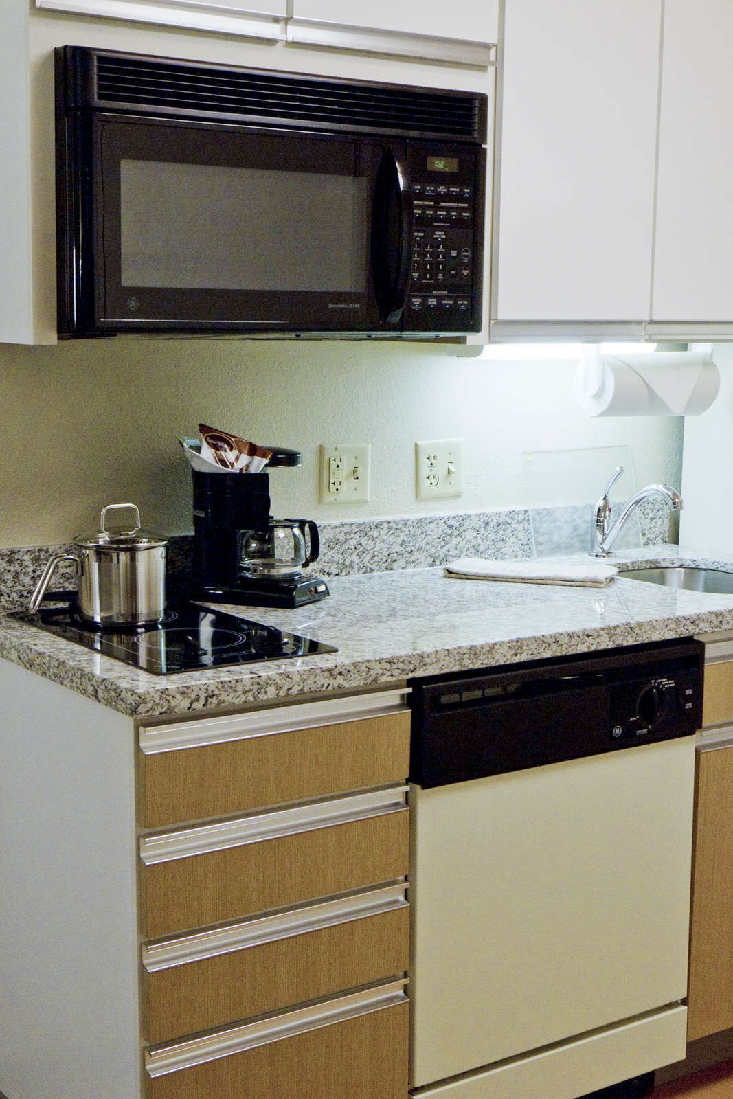 Hotel Hawthorn Suites by Wyndham Chicago Schaumburg photo 3