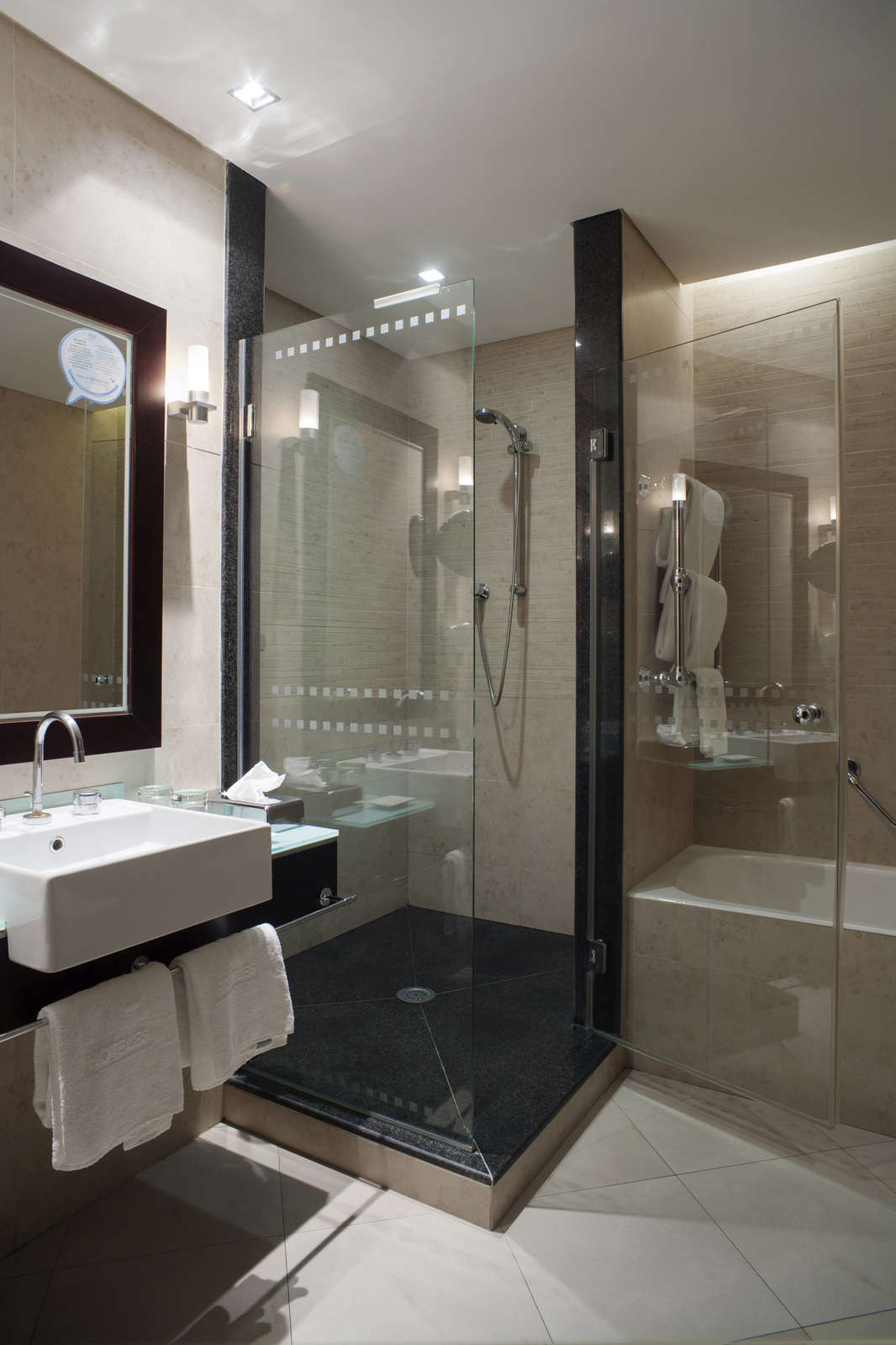 Hotel NH Napoli Ambassador photo 3