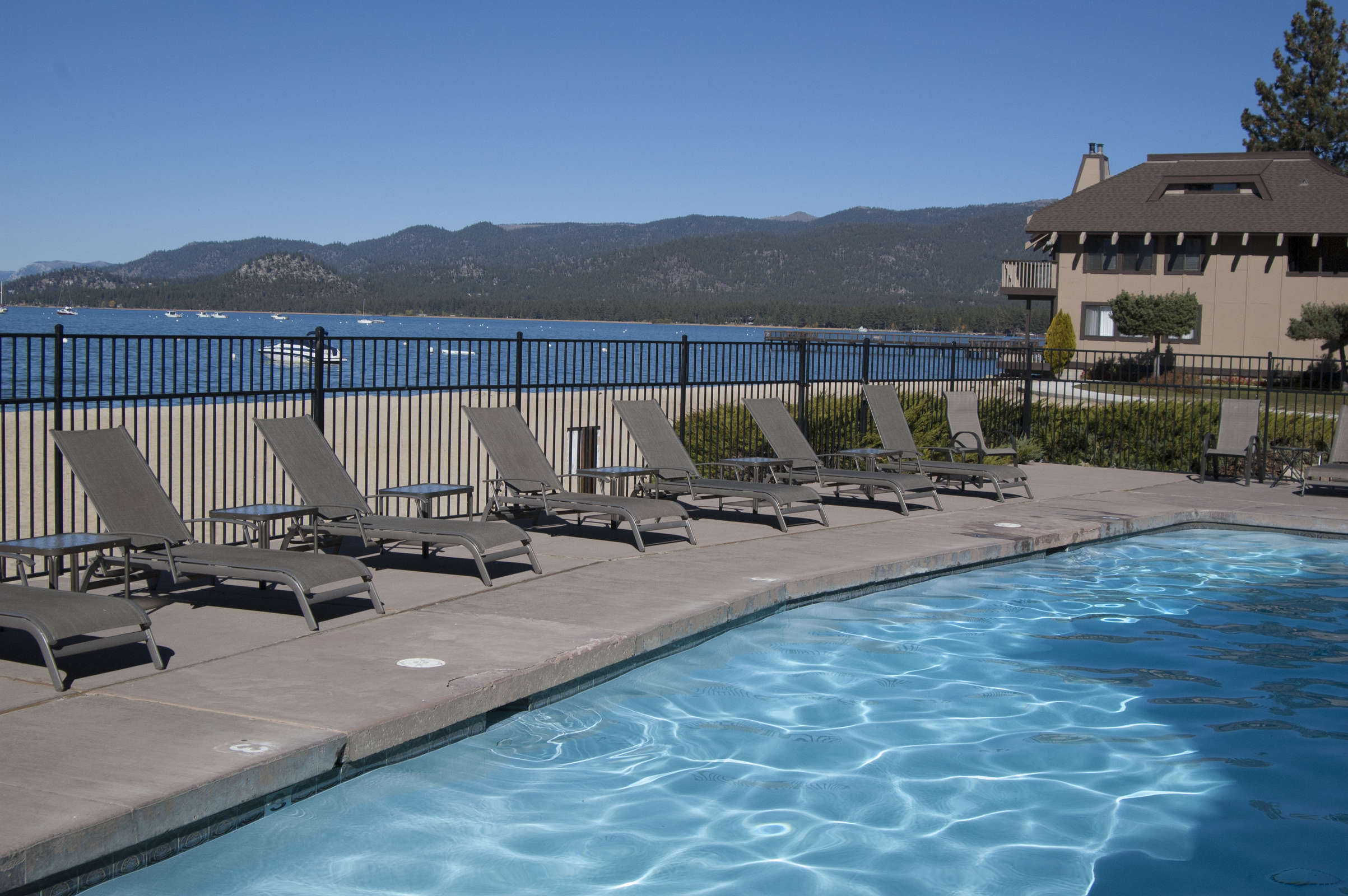 Hotel Tahoe Lakeshore Lodge & Spa photo 1