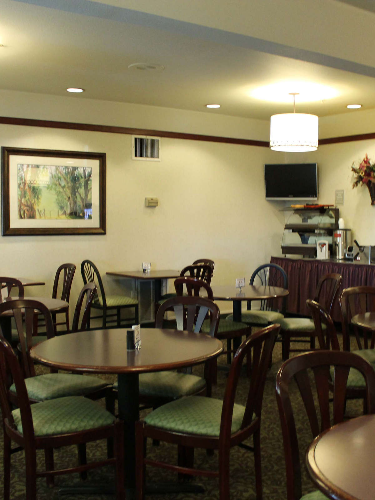 Hotel Crystal Inn Hotel & Suites Brigham City photo 3