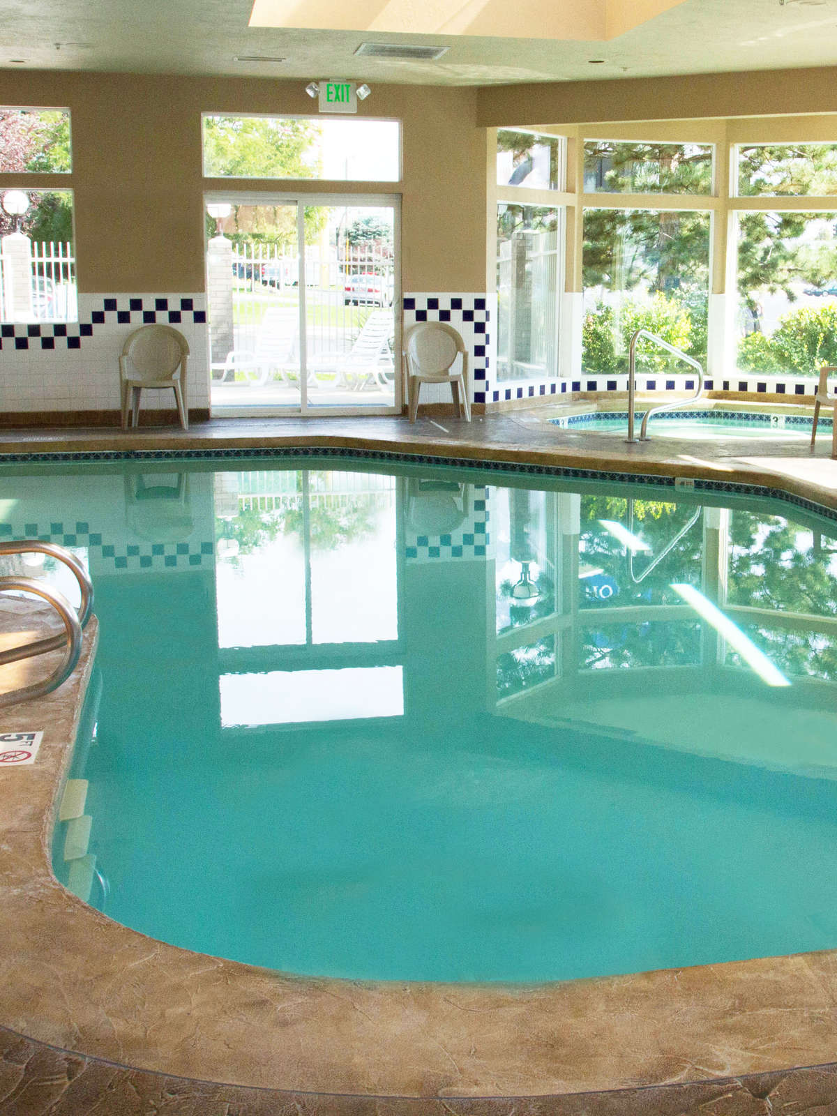 Hotel Crystal Inn Hotel & Suites photo 1