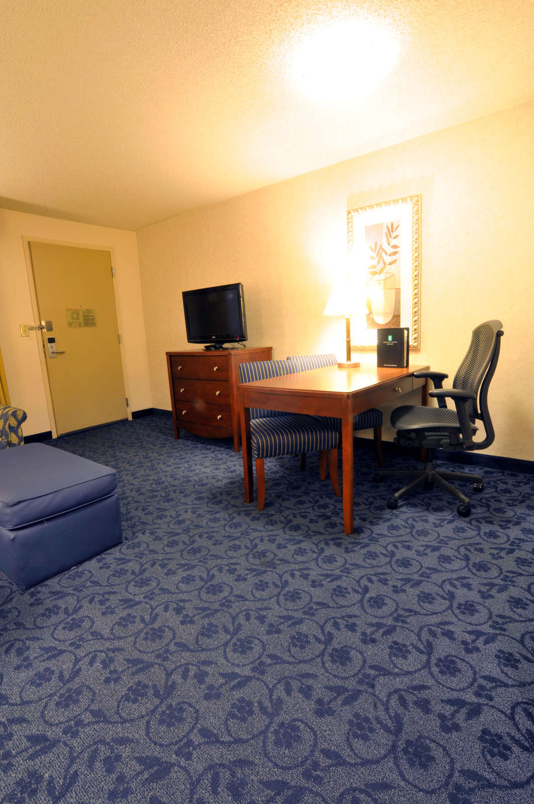 Hotel Embassy Suites RiverCenter photo 5