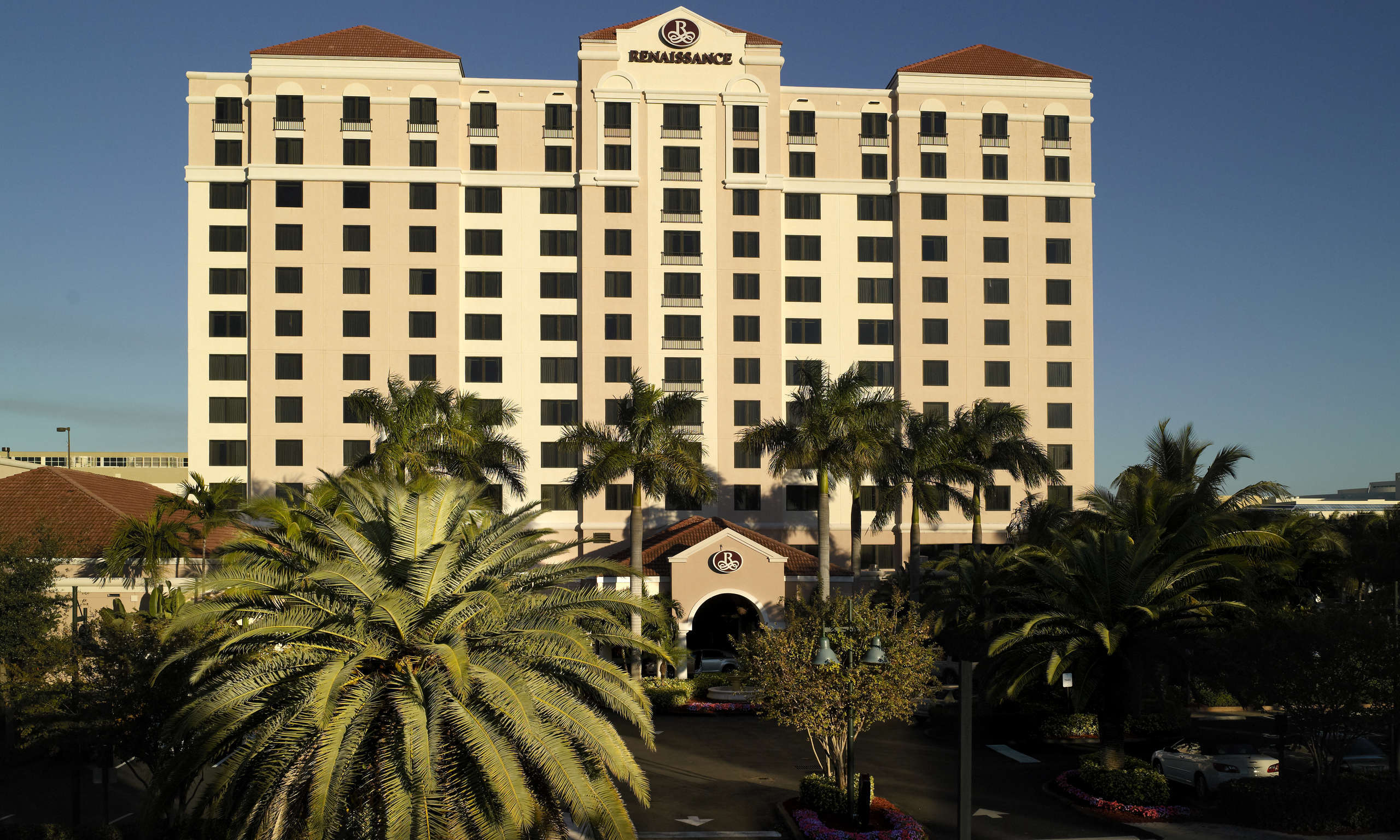 Renaissance Cruise Port Hotel