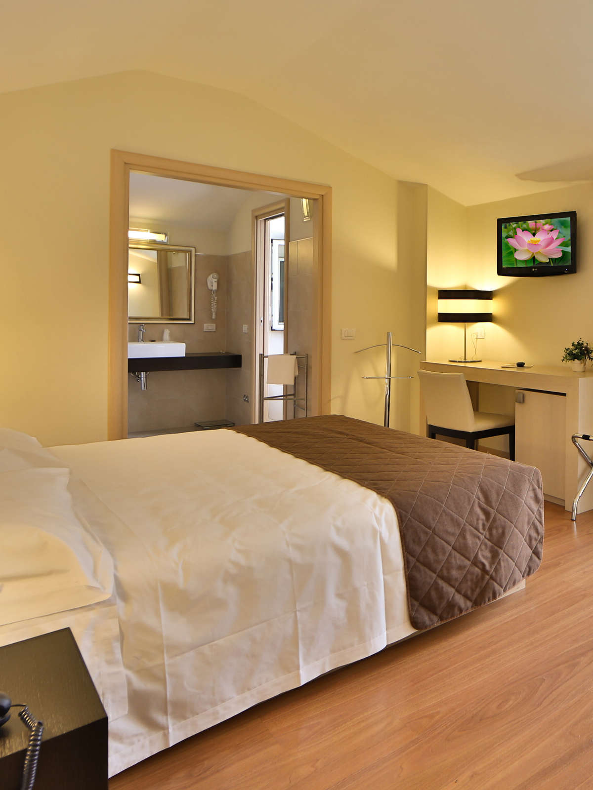 Hotel Regal Hotel & Apartments photo 3