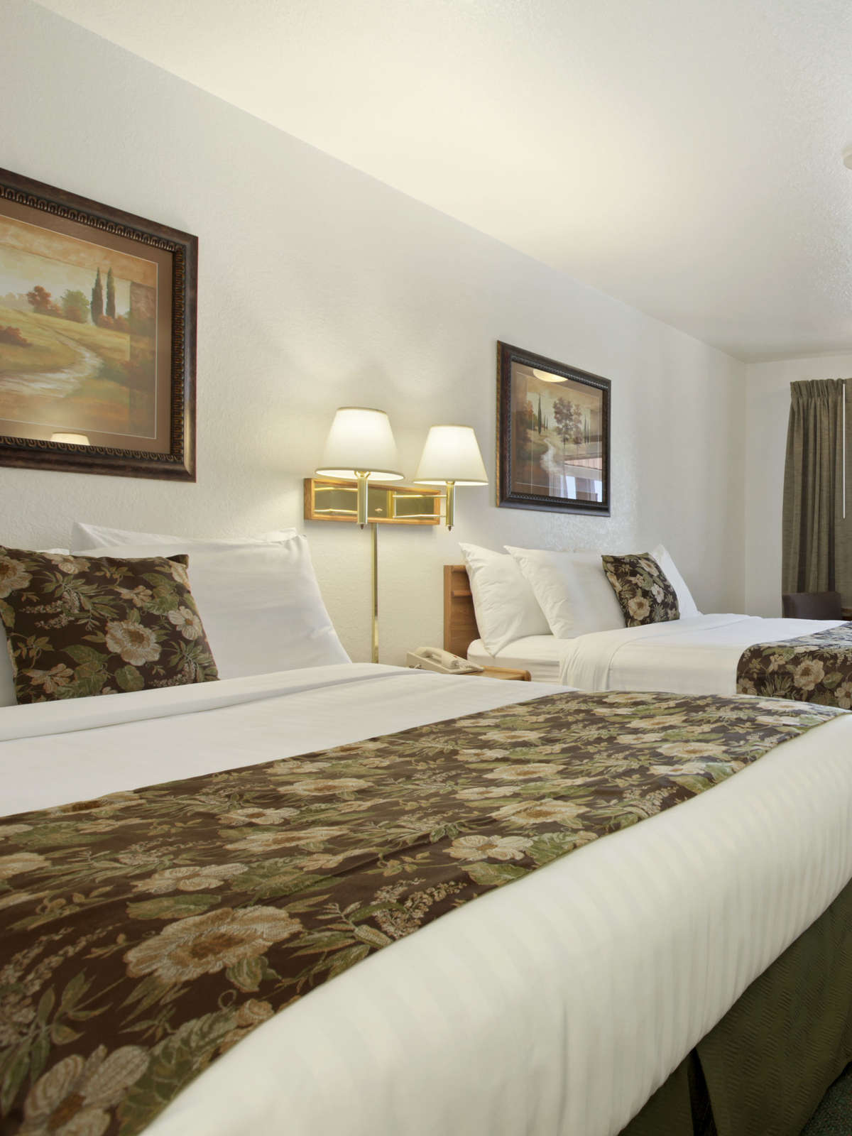 Hotel Super 8 Fort Bragg photo 2