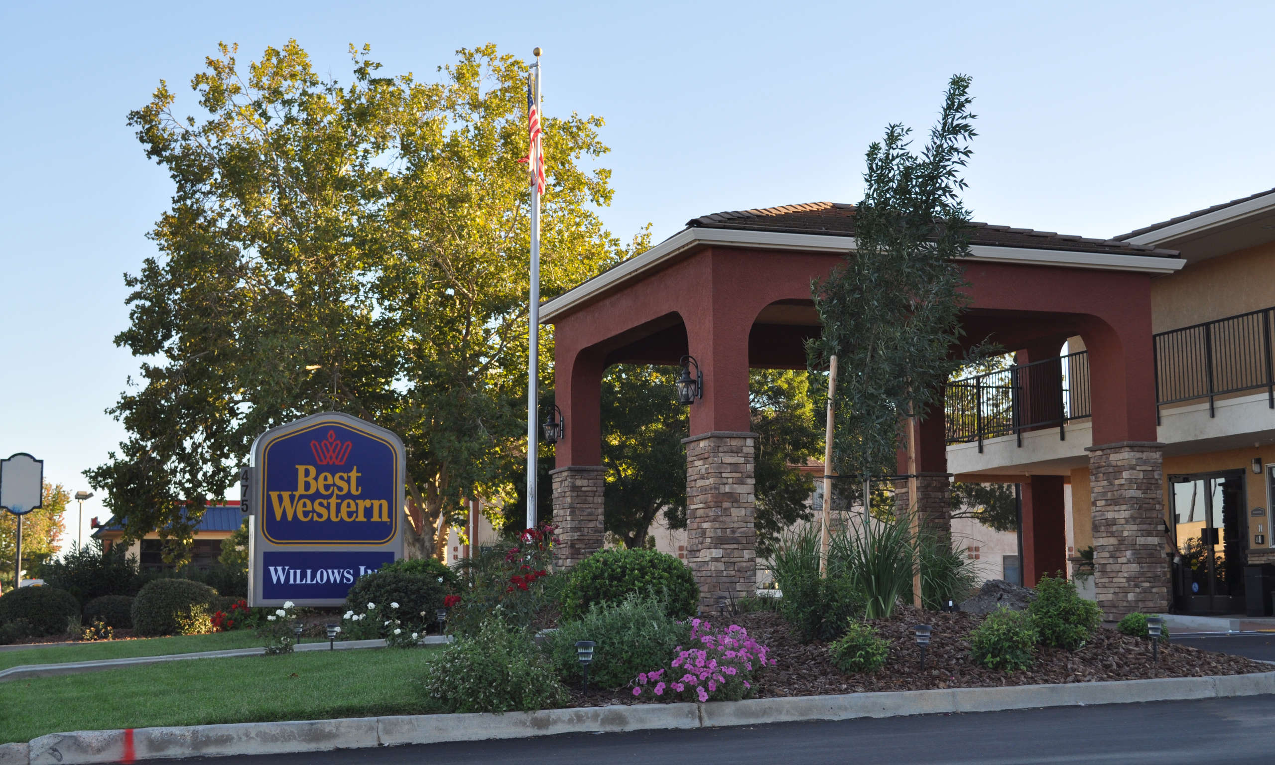 Best Western Willows Inn
