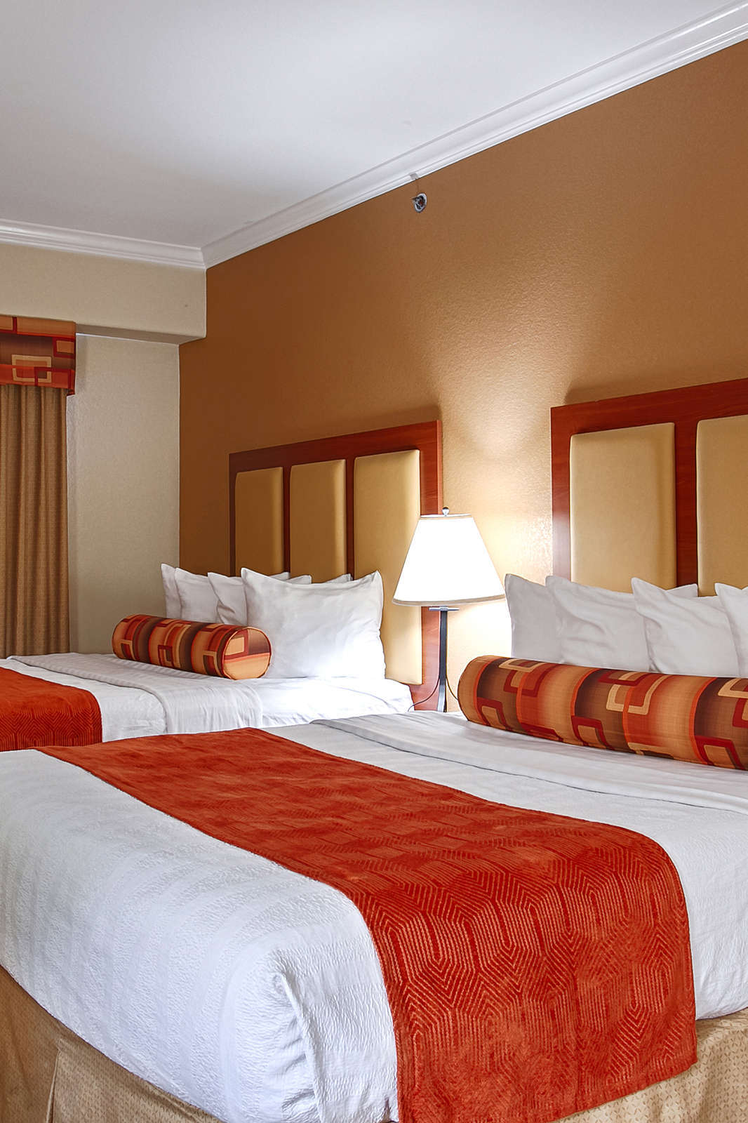 Hotel Best Western Plus Waxahachie Inn & Suites photo 2