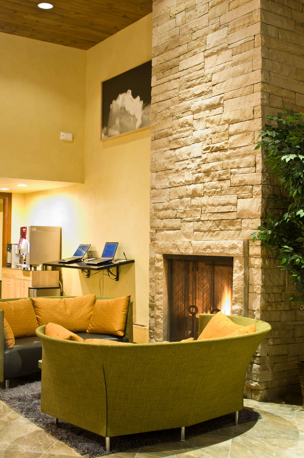 Hotel Vail's Mountain Haus photo 3