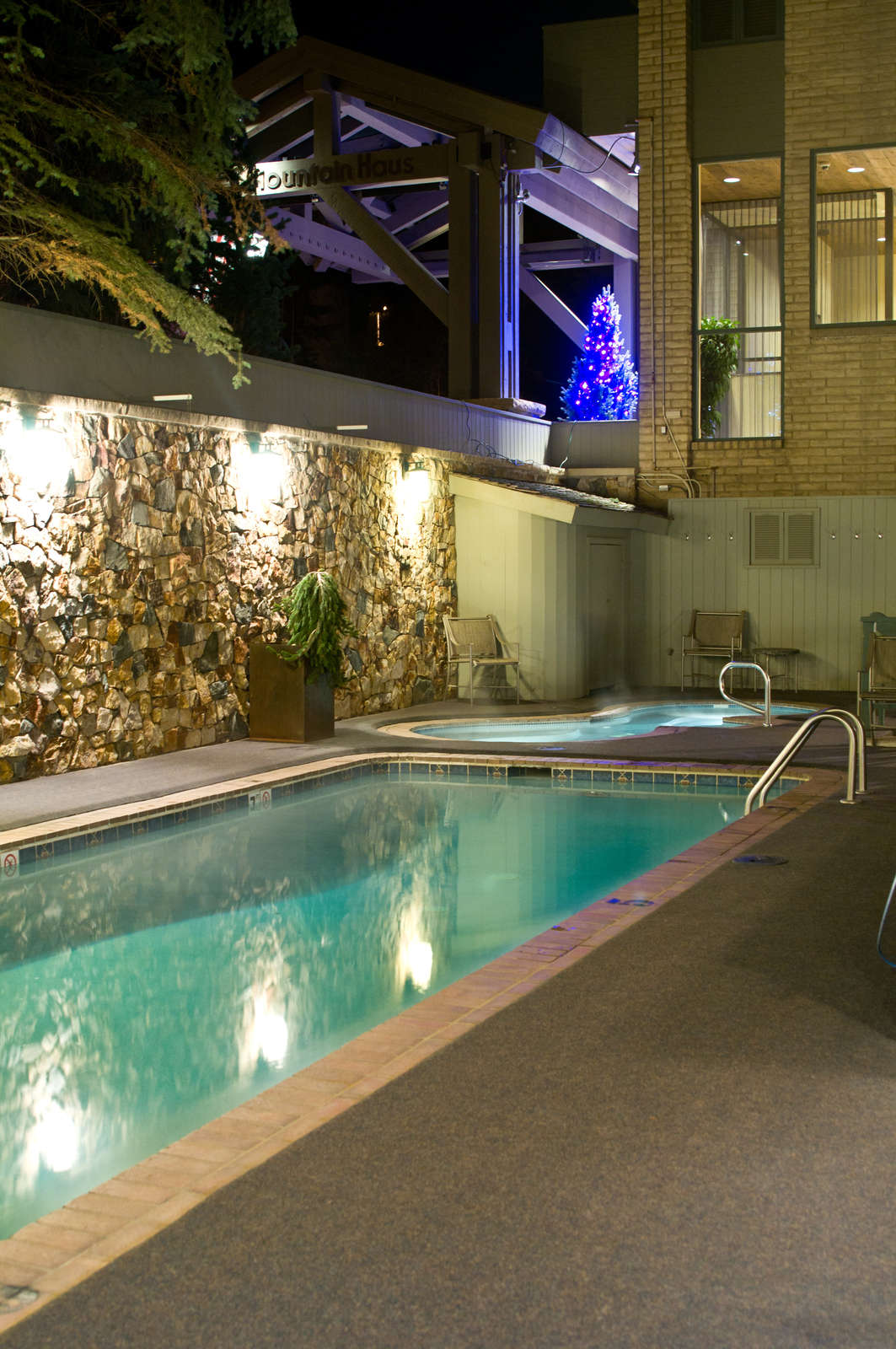 Hotel Vail's Mountain Haus photo 1