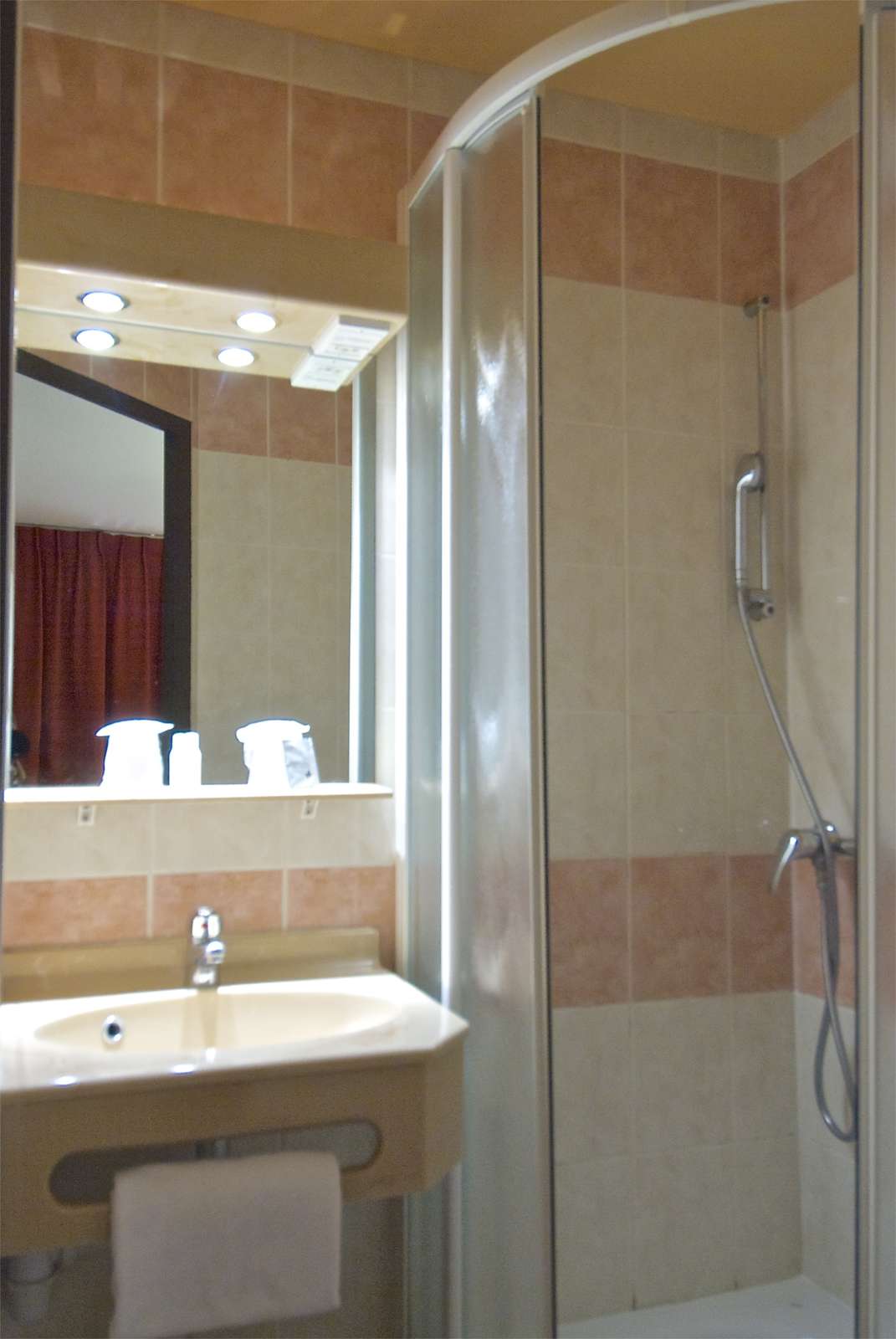 Hotel Kyriad Centre Port photo 5