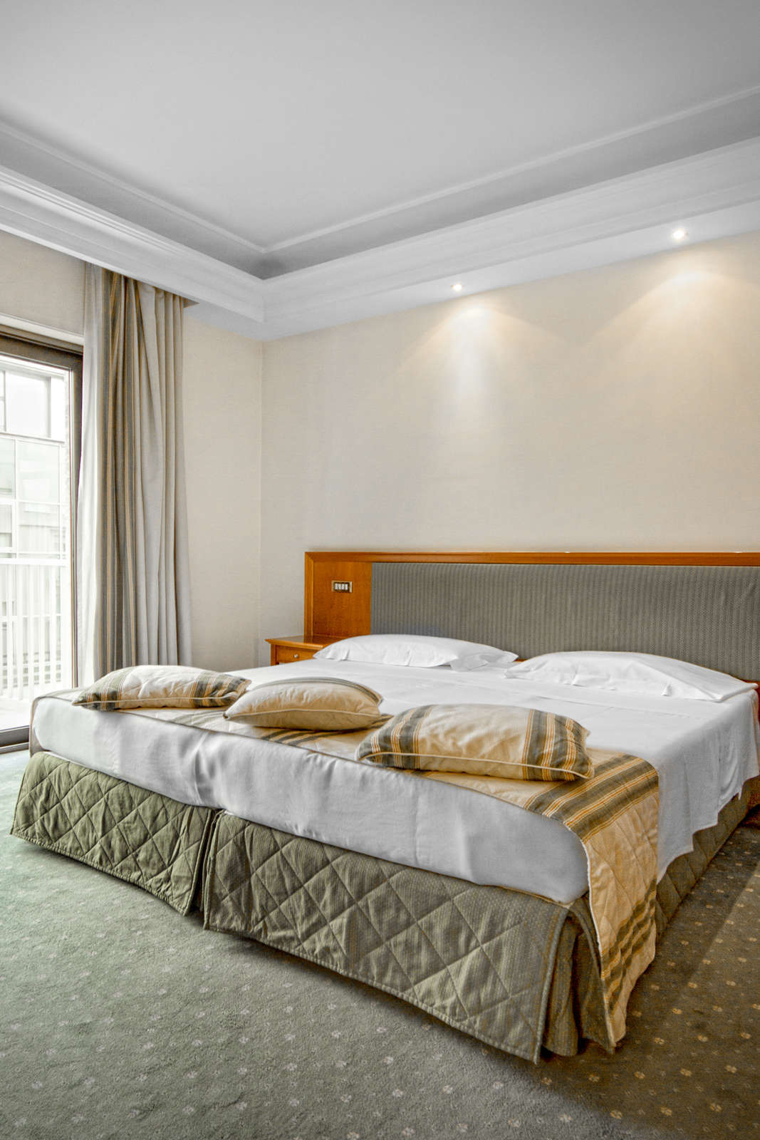 Hotel Royal Continental photo 2