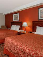 Hotel Ramada Niagara Falls/Fallsview photo 2
