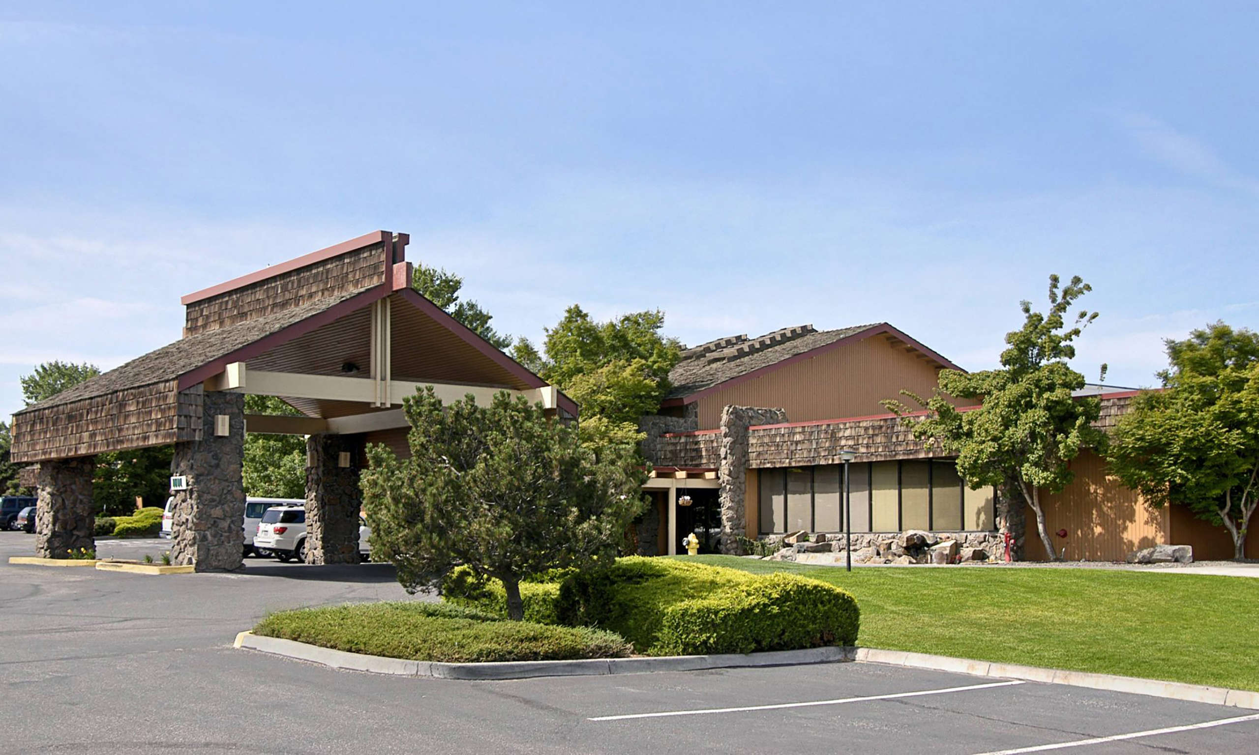 Red Lion Hotel Columbia Center