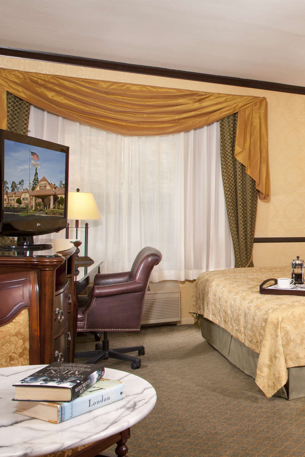 Hotel Ayres Inn Corona East photo 2