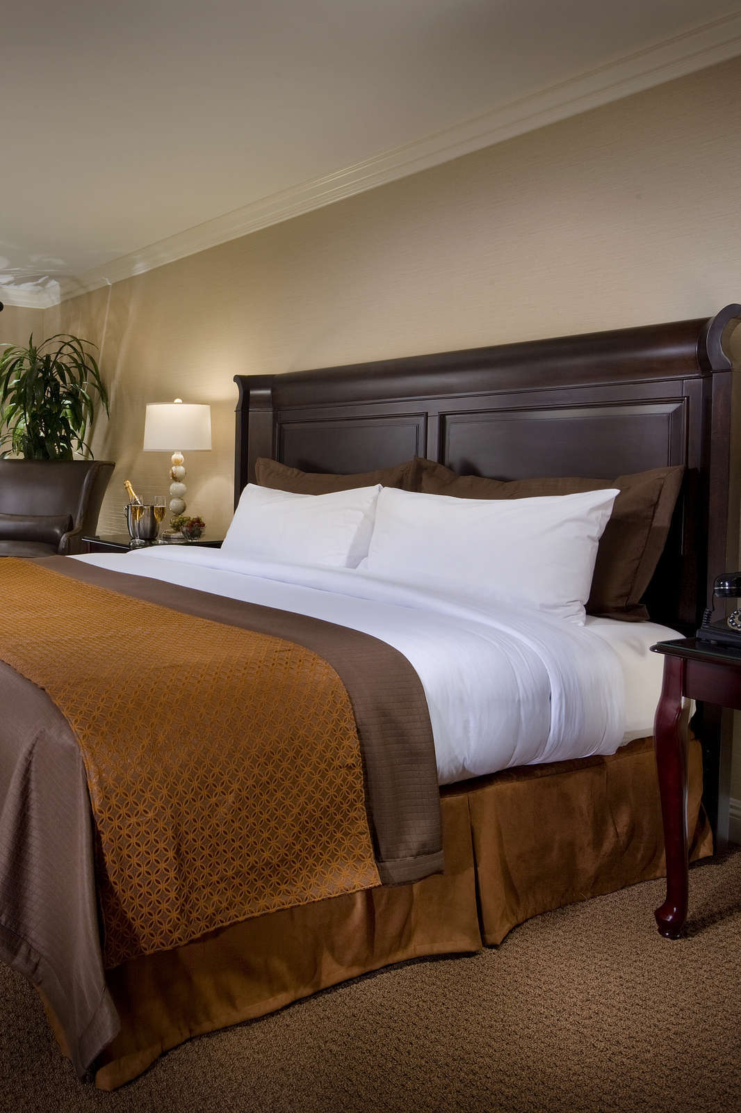 Hotel Ayres Inn & Suites Ontario Mills Mall photo 1