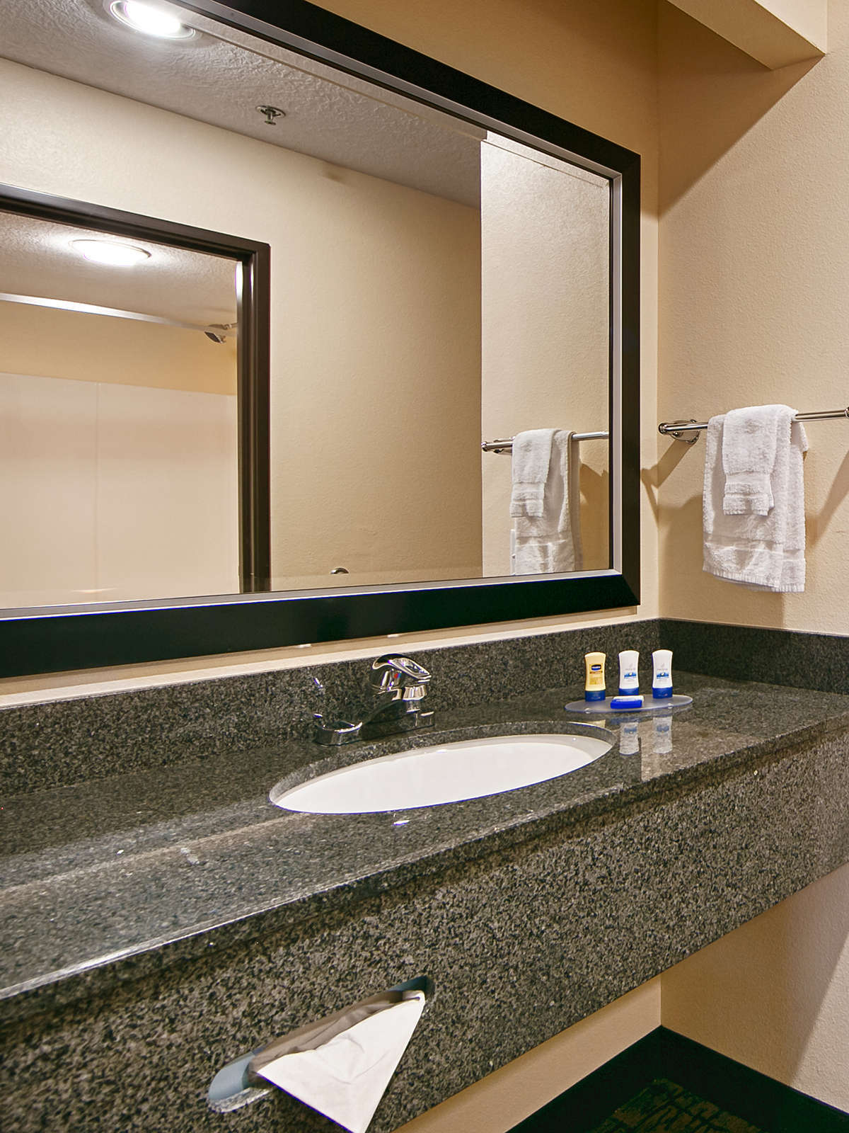 Hotel Best Western Plus Wendover Inn photo 4