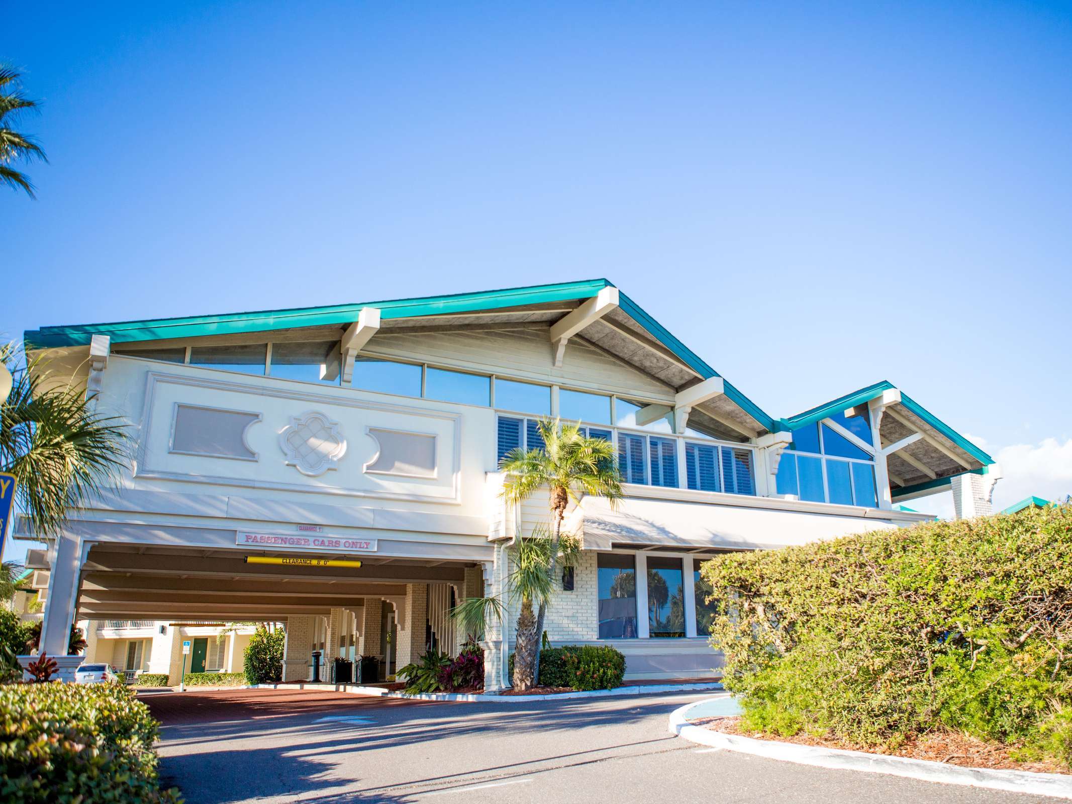 Best Western Plus Yacht Harbor Inn
