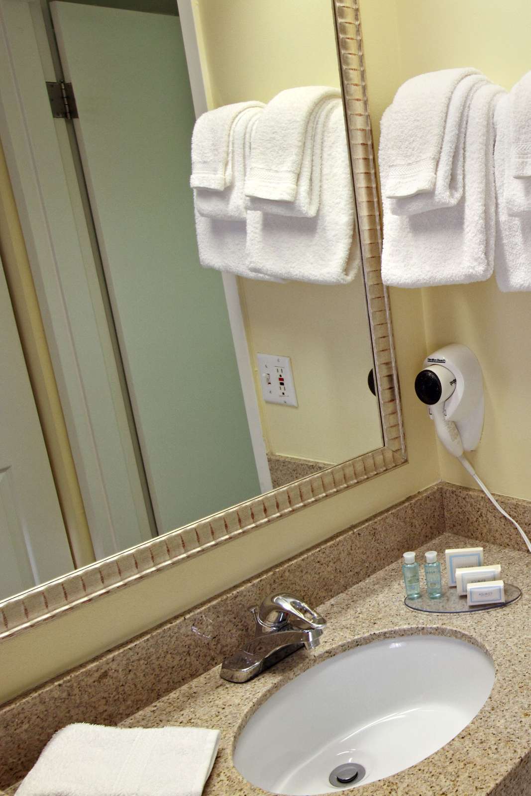 Hotel Best Western Cocoa Beach Hotel & Suites photo 3
