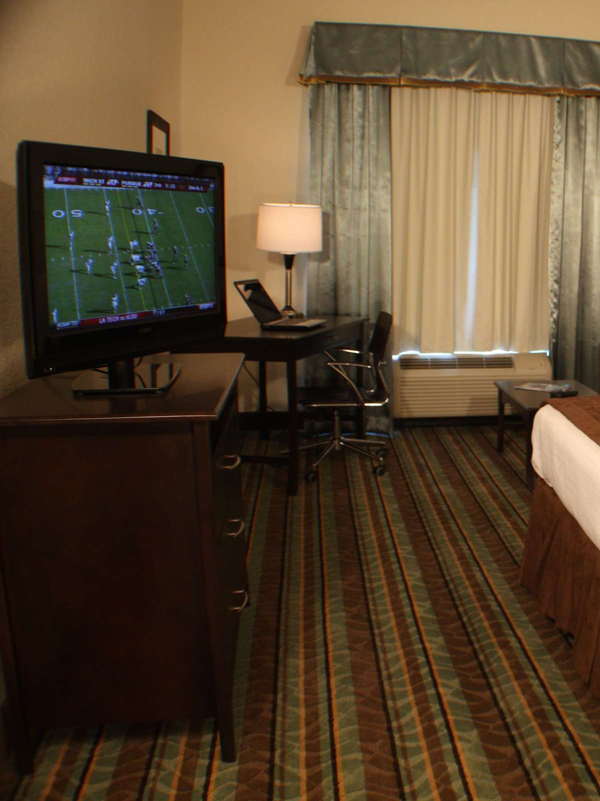 Hotel Best Western Plus Chain of Lakes Inn & Suites photo 2