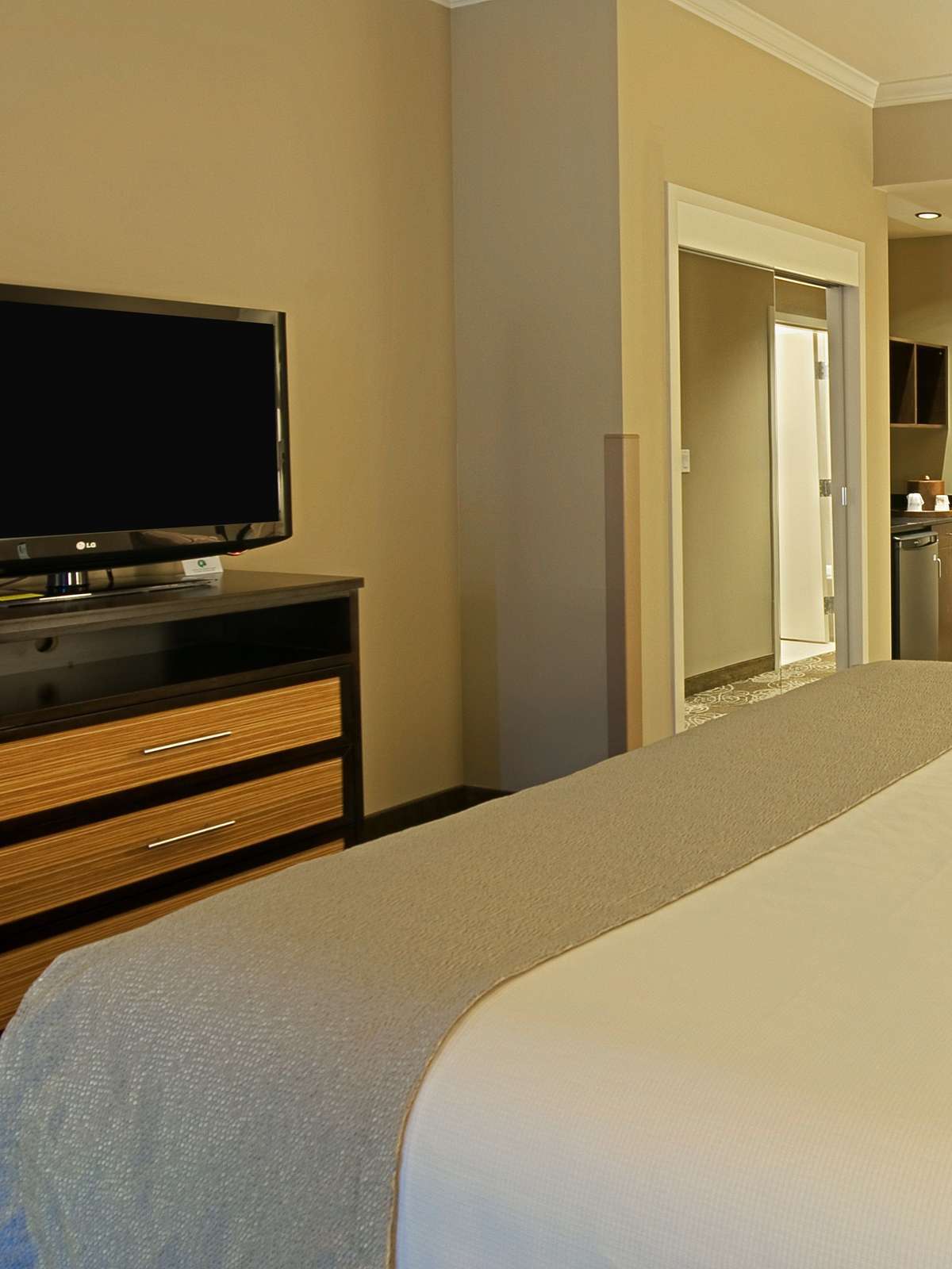 Hotel Best Western Plus Miami Airport North Hotel & Suites photo 2