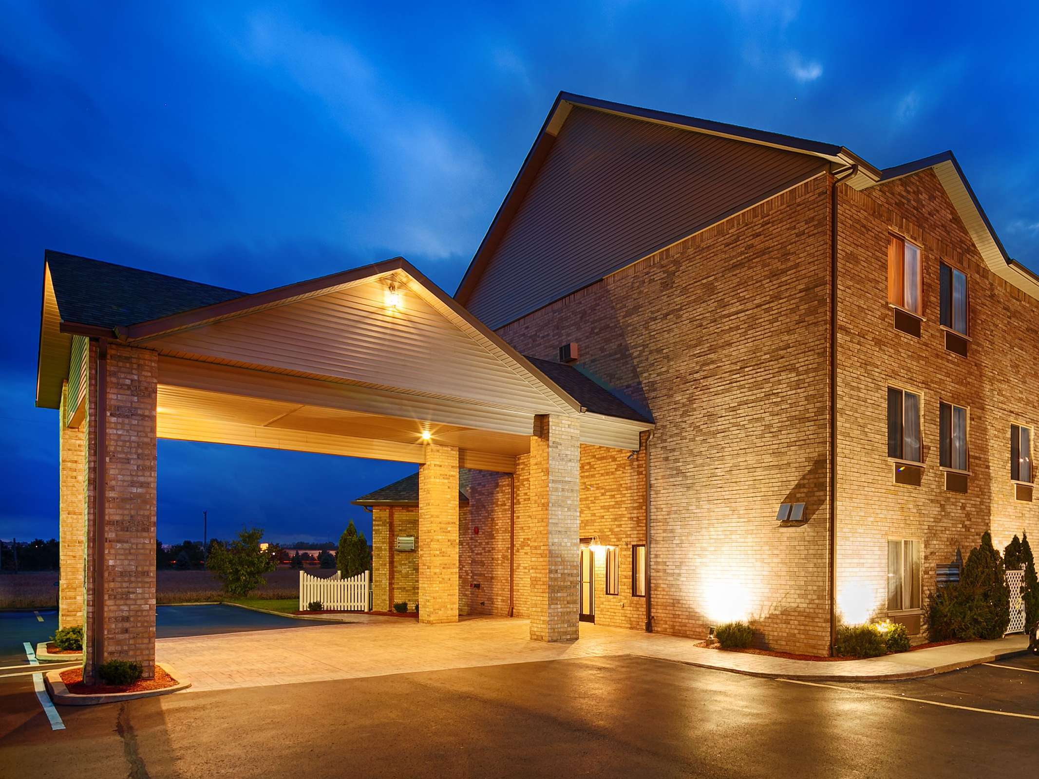 Best Western Plus Howe Inn