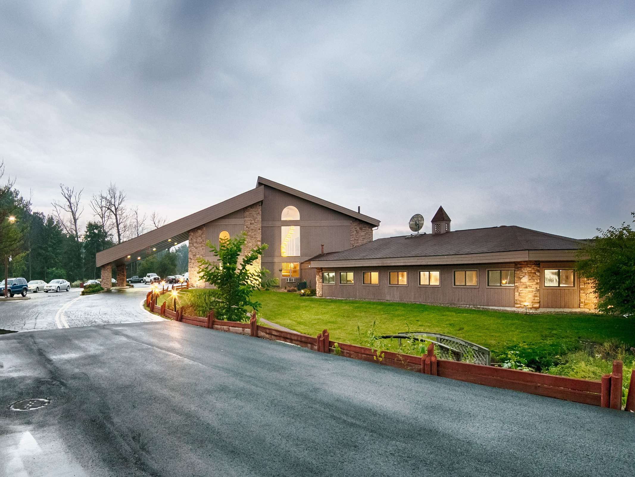 Best Western Indian Oak