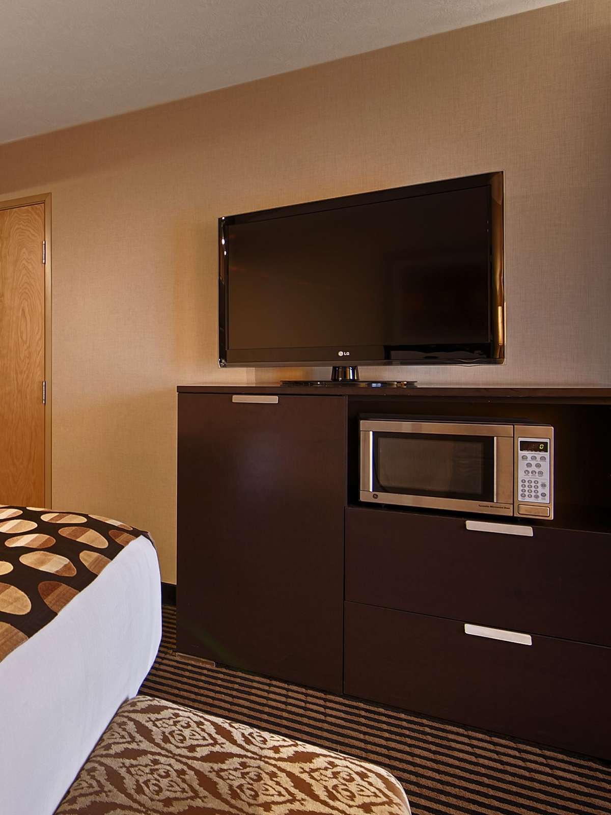 Hotel Best Western Plus Atrea Airport Inn & Suites photo 2