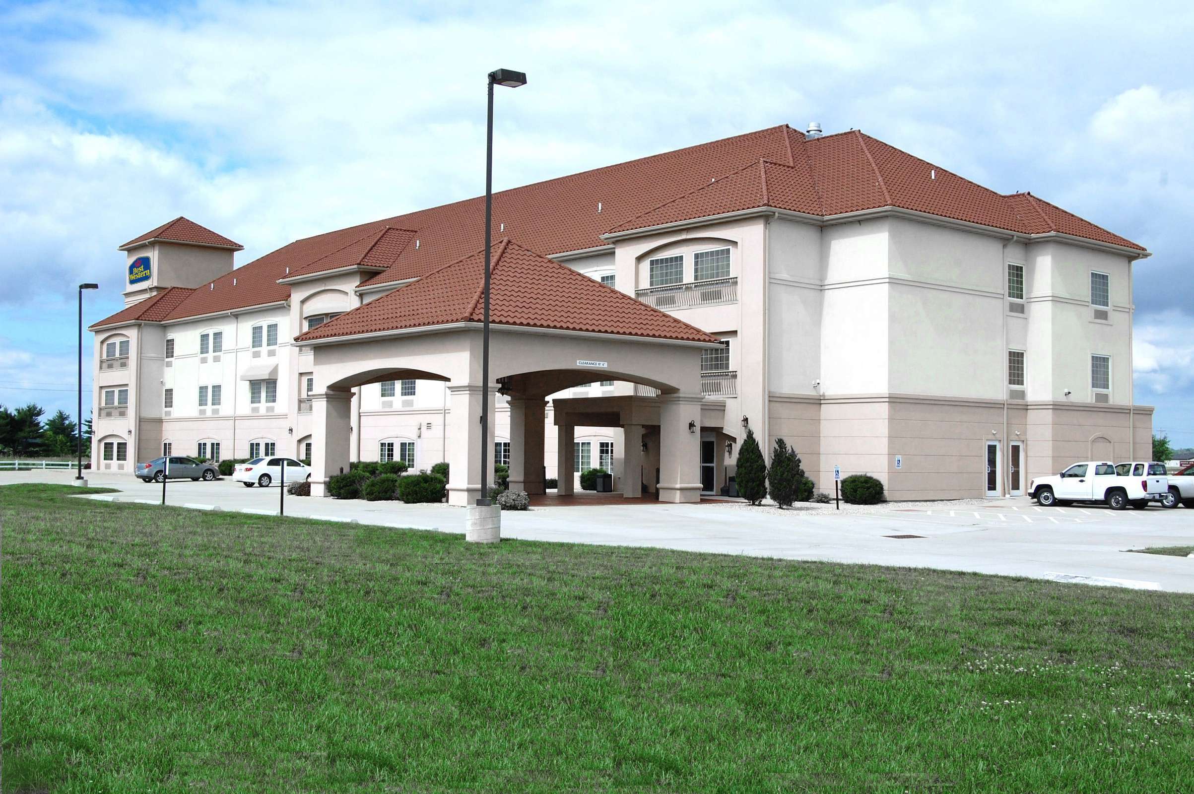 Best Western Plus MidAmerica Hotel