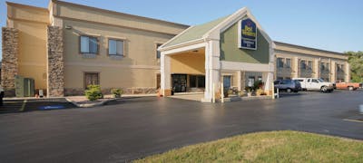 Best Western Crossroads Inn
