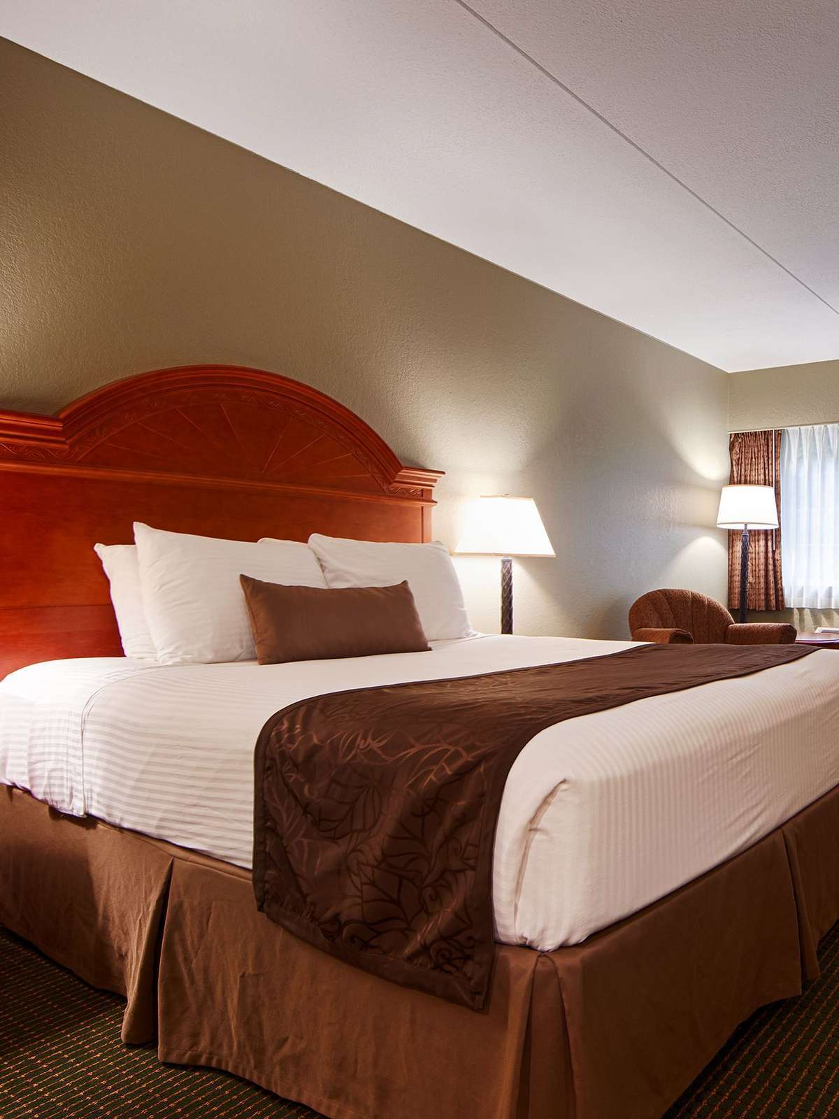 Hotel Best Western Plus Longbranch Hotel & Convention Center photo 1