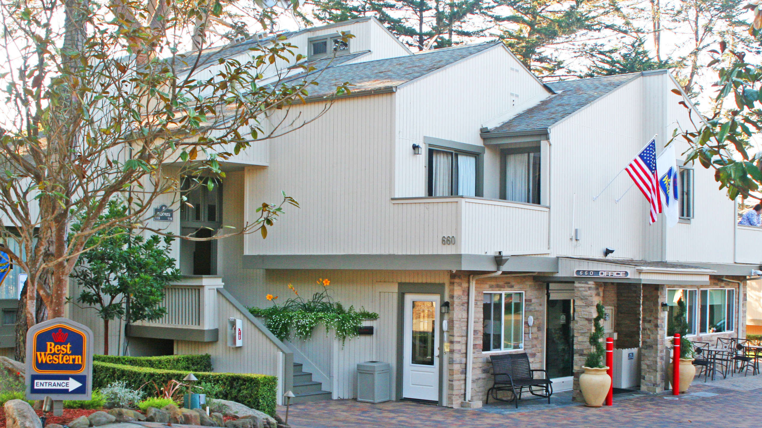 Best Western The Inn & Suites Pacific Grove