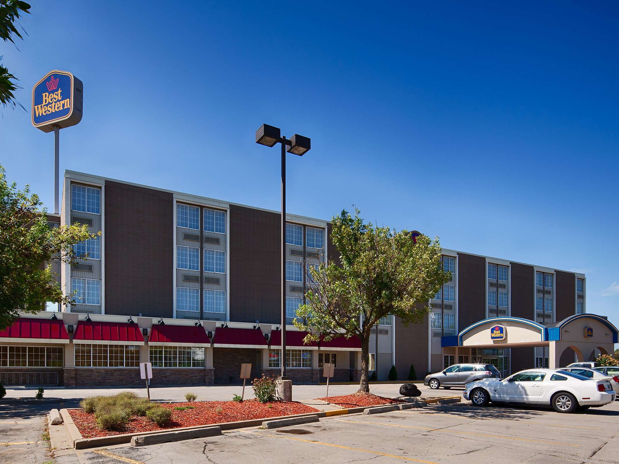 Best Western Cooper's Mill Hotel