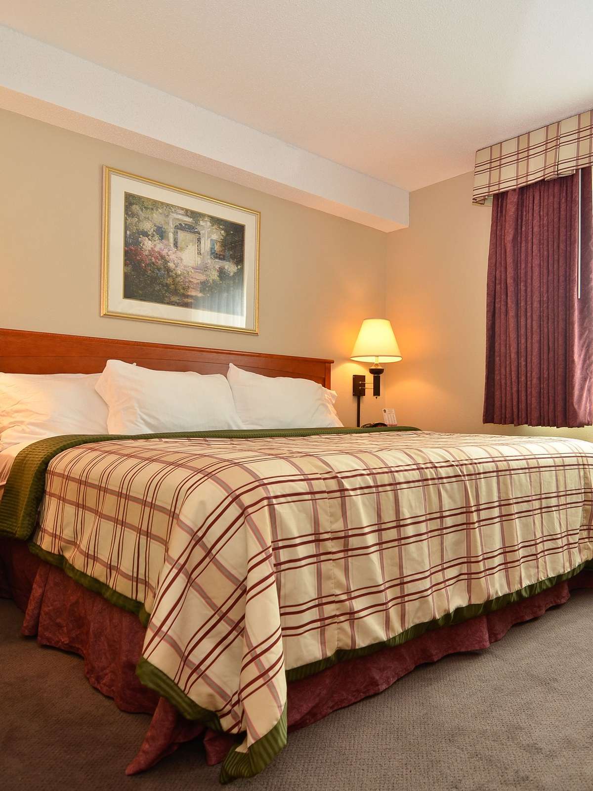 Hotel Best Western Plus University Park Inn & Suites photo 1