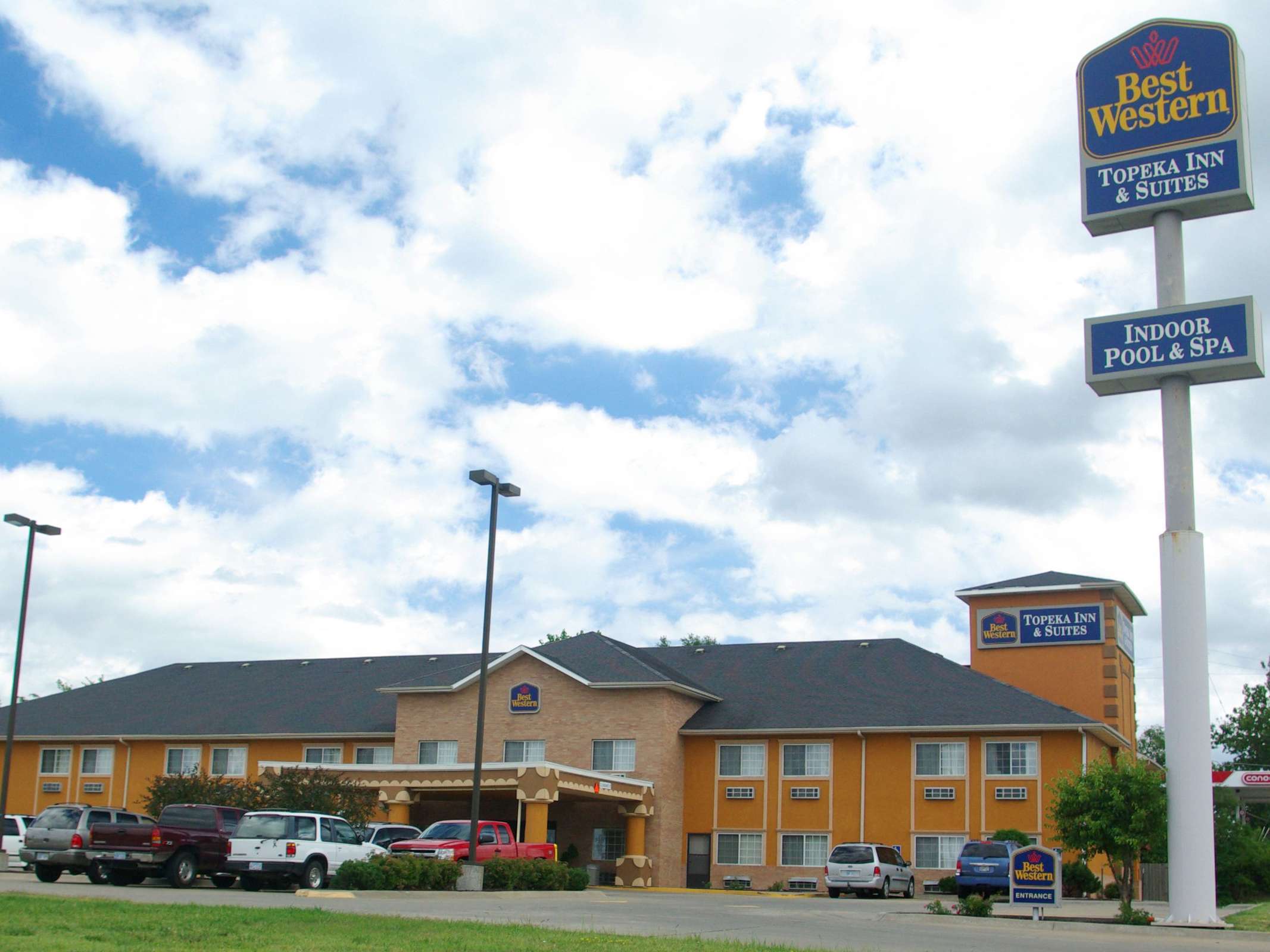 Best Western Topeka Inn & Suites