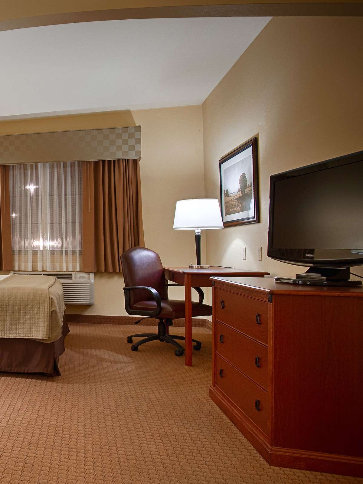 Hotel Best Western Plus Butterfield Inn photo 2